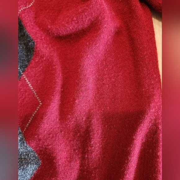 Men's Red Argyle Sweater - Picture 3 of 6